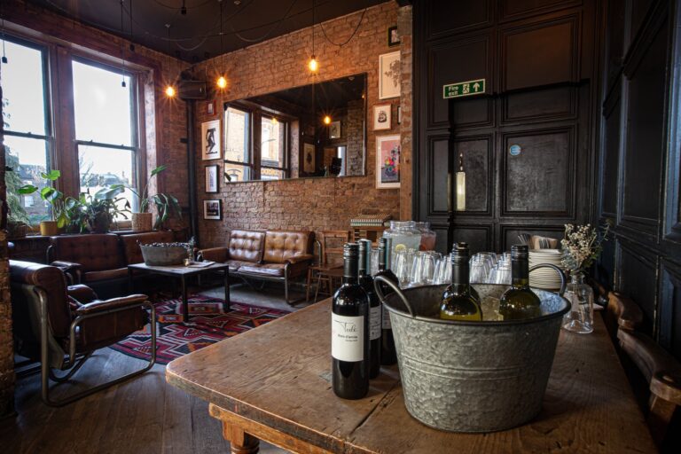Alice House