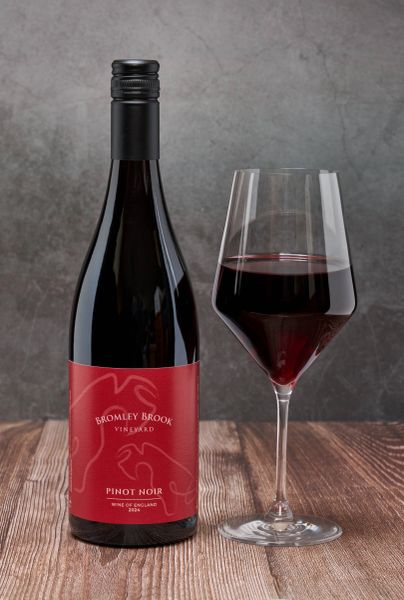 Pinot Noir 2024 bottle