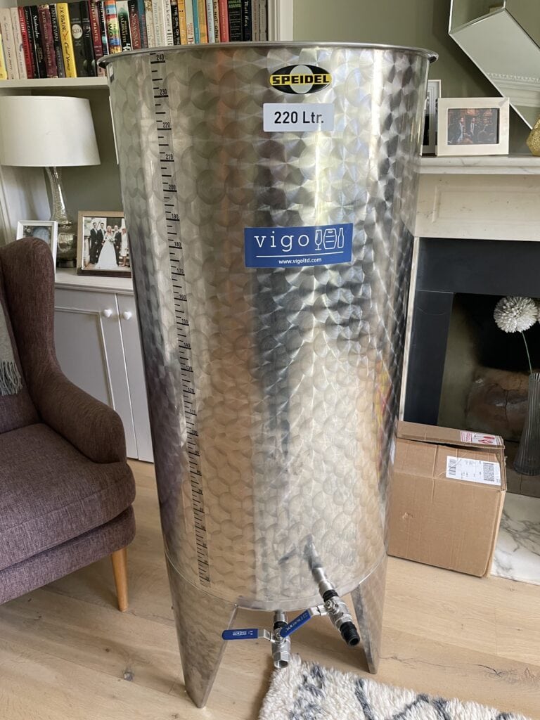 Speidel F01 220-litre tank
